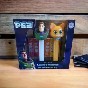 PEZ 2022 NWT  Disney Pixar LIGHTYEAR Collectible Gift Set BUZZ & SOX The Cat